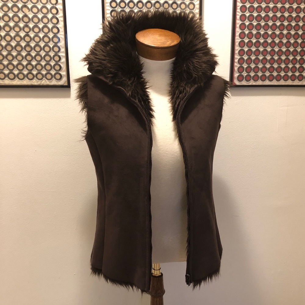 DKNY Faux Fur And Suede Vest Jacket Deep Brown Sm - Picture 2 of 10